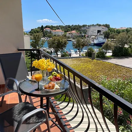 Apartmán Krk Near The Sea With Garage